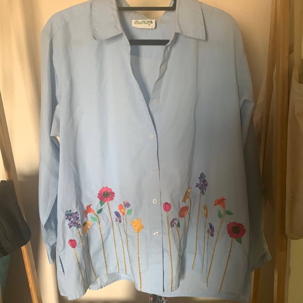Floral embroidered button up